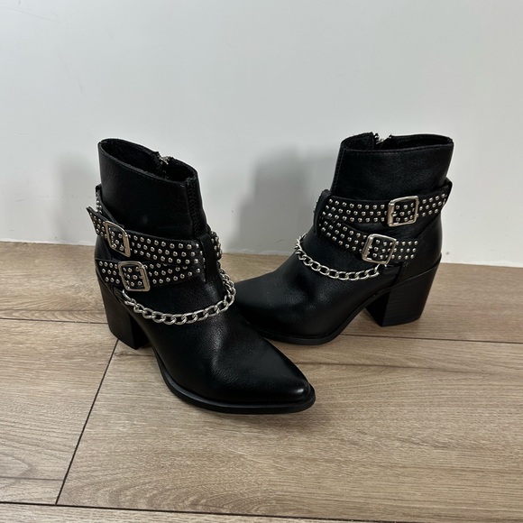 Steve Madden Black Ankle Boots with Silver Studs - Picture 1 of 3